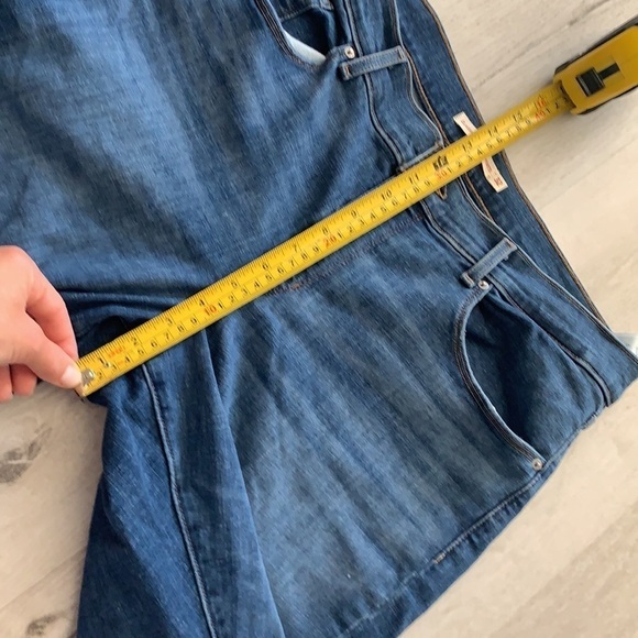 Levi's‎ Classic Bermuda shorts size 32 denim casual - Picture 6 of 12